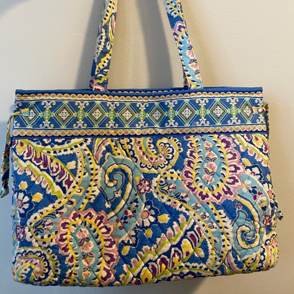 Barely used Capri blue Vera Bradley shoulder purse